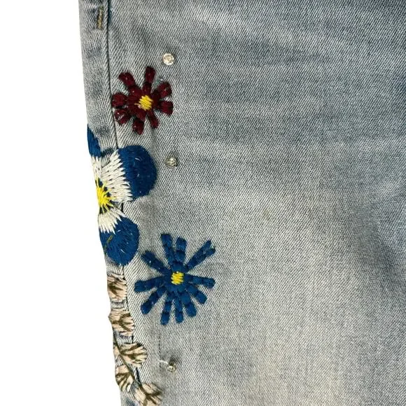 Indigo Rein Light Wash Blue Floral Embroidered Low Rise Chew Hem Jeans size 9 - Picture 10 of 12